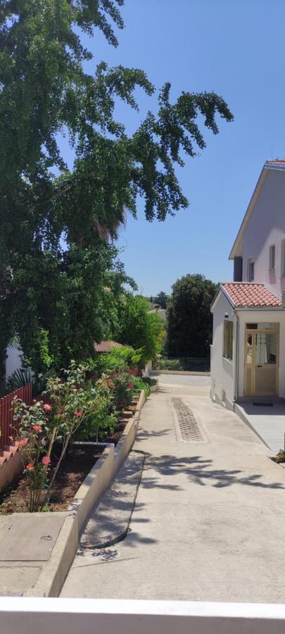 Apartman Emily, 6 Plus 2 Guests, Newly Refurbished Pula Zewnętrze zdjęcie